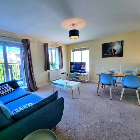 Luxury 2-Bedroom Service Apartment With Balcony แมนเชสเตอร์ ภายนอก รูปภาพ